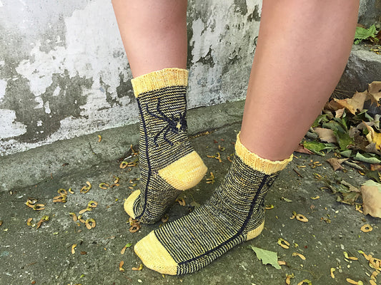 Creepy Crawler Socks - Fiddle Knits Designs