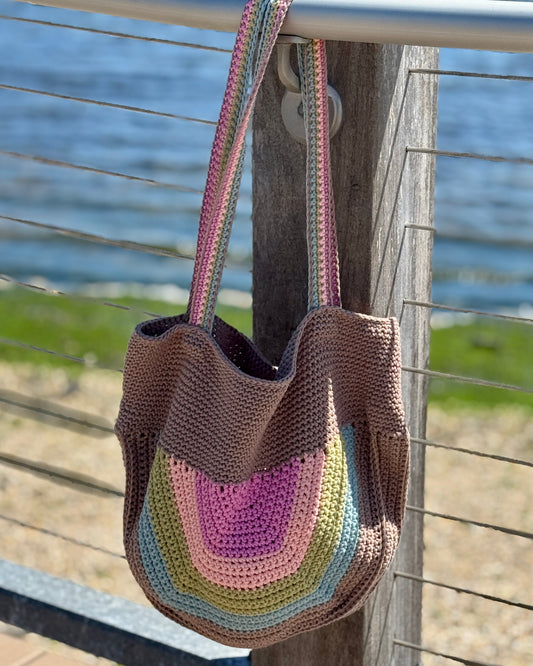 Seabreeze Tote Bag – Crochet Market Tote Pattern | Worsted Weight | 1 More Row Designs