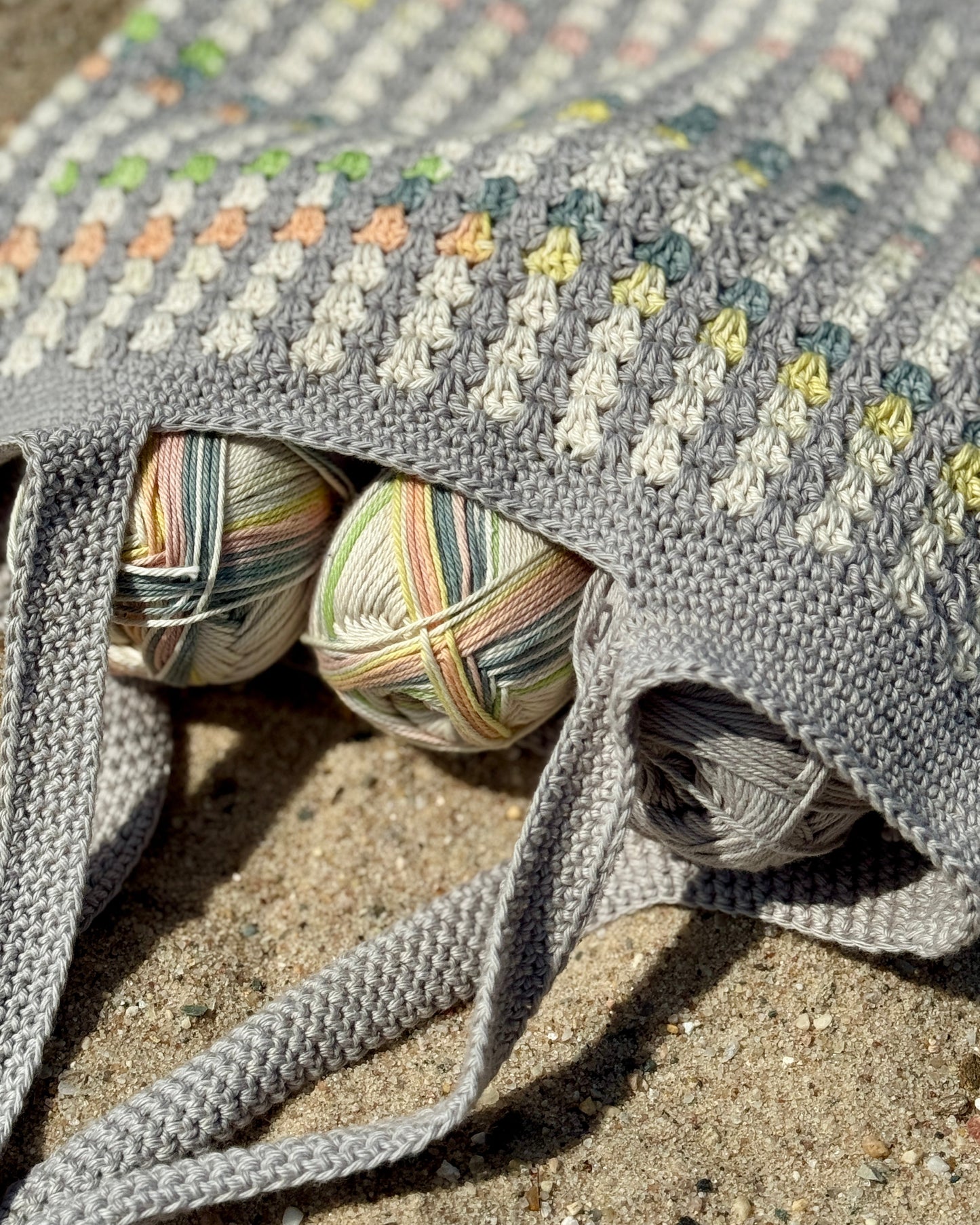 Saltaire Bag - Crochet Pattern