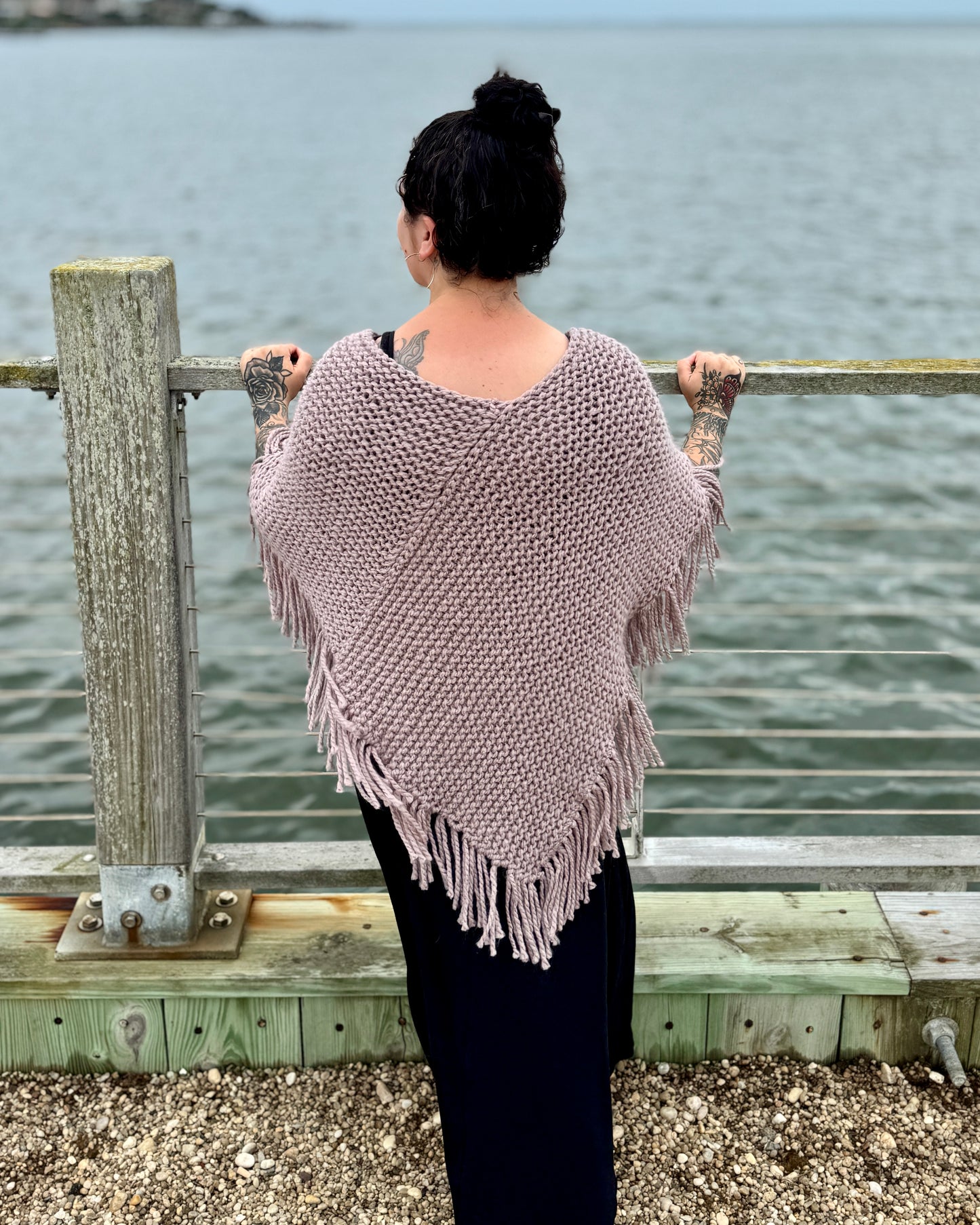 Niami Poncho Knitting Pattern – Beginner Super Bulky Knit