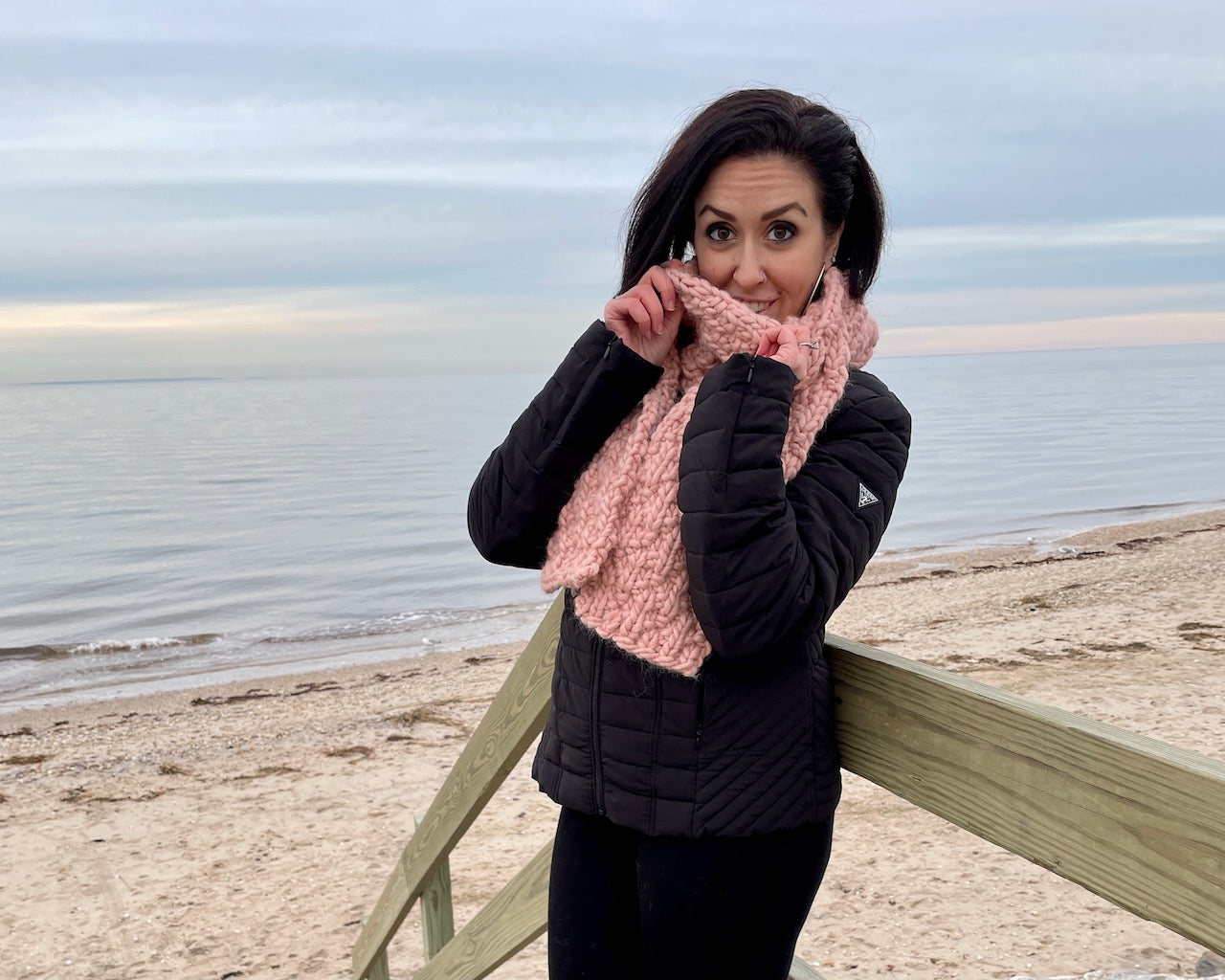 Belle Terre  free knit scarf pattern from 1 More Row Designs